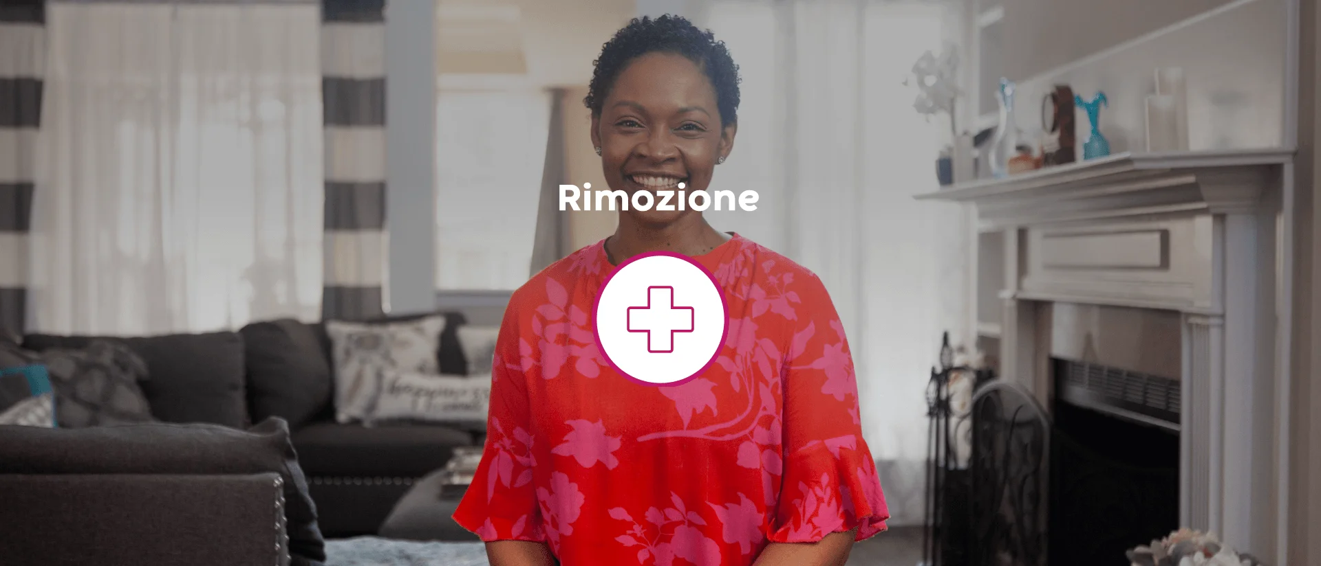 un uomo in camicia rossa